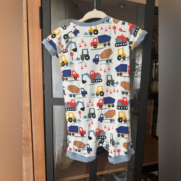 Little Sleepies shorty zippy construction vehicles romper bamboo baby boy trucks - Picture 6 of 6
